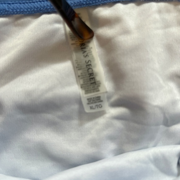 Victoria Secret Bikini Underwire Halter & Ruched Bikini Bundle! - Picture 7 of 7